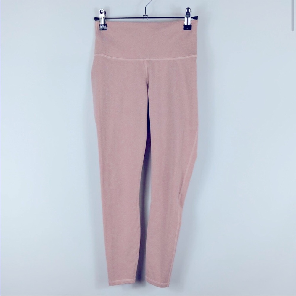 F A B L E T I C S  🌸  High Rise // Cropped Style Leggings // XSmall